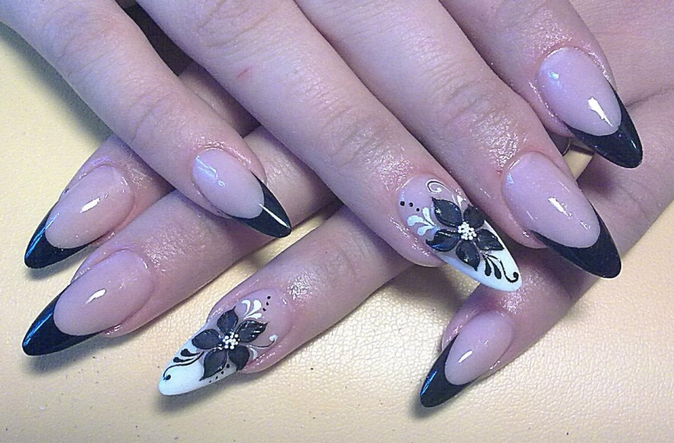 Маникюр френч цветной Миндальная форма с рисунком