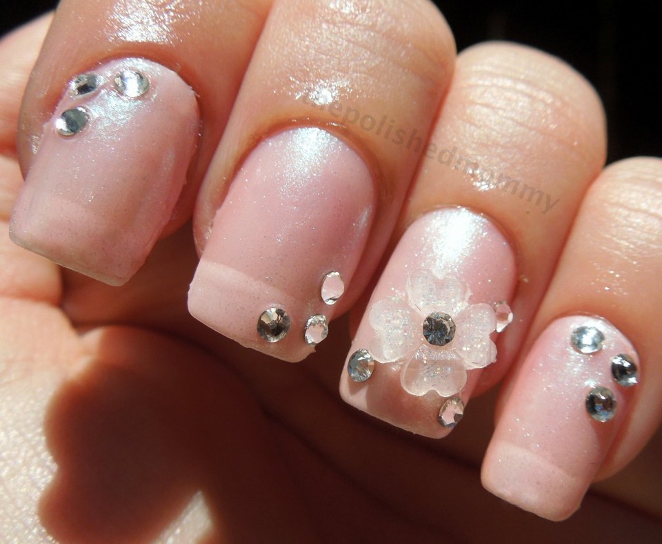 Прозрачные ногти с блестками