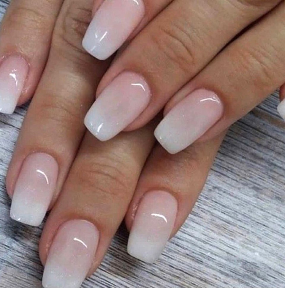 Молочный градиент маникюр