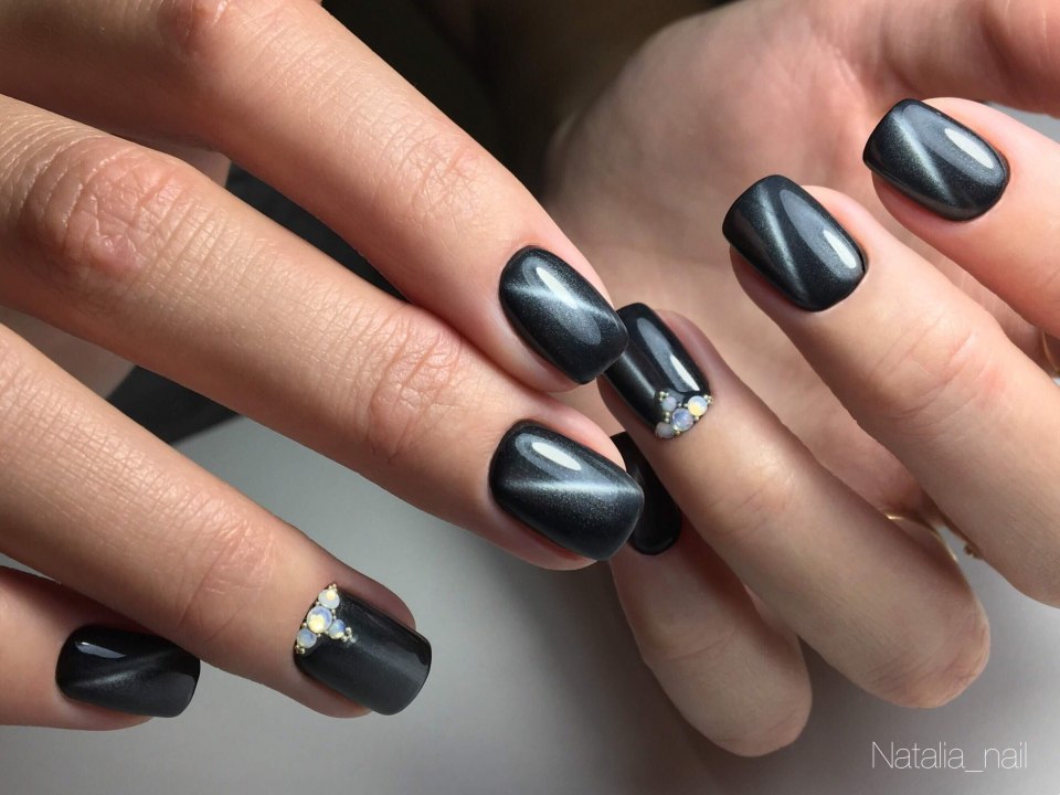 Маникюр кошачий глаз