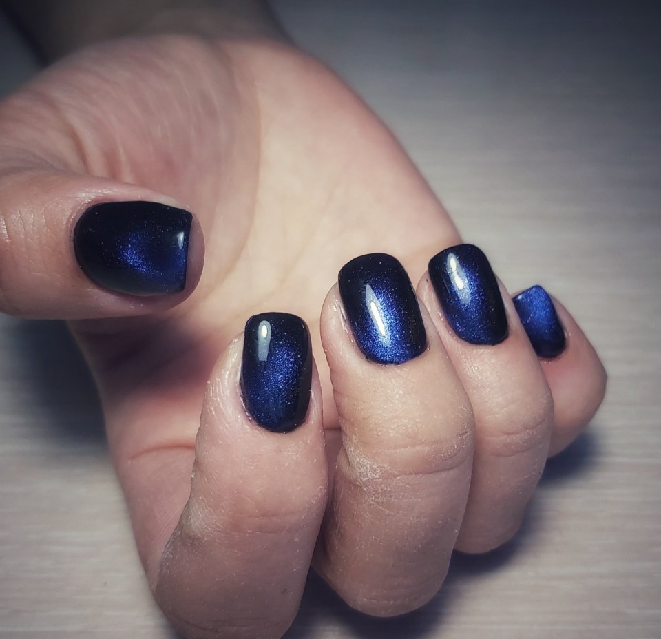 Маникюр кошачий глаз