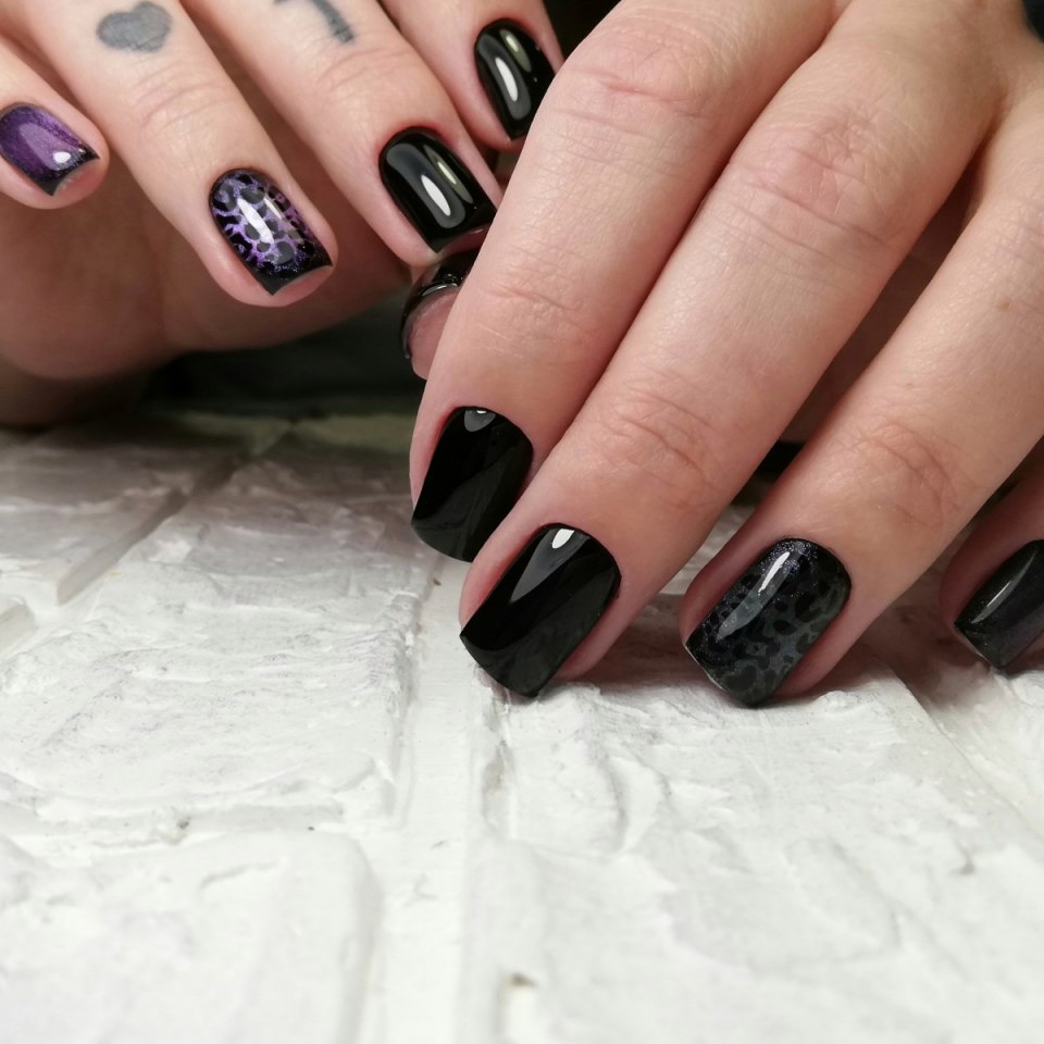 Маникюр кошачий глаз серый