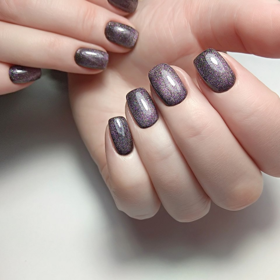 Маникюр кошачий глаз серебристый