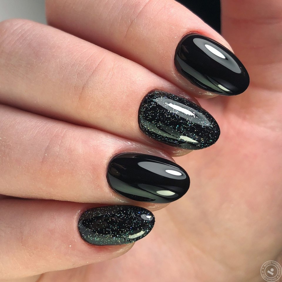 Маникюр кошачий глаз с дизайном