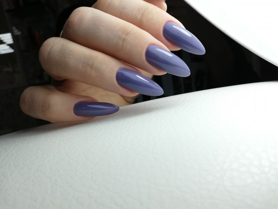 Однотонный маникюр 2021