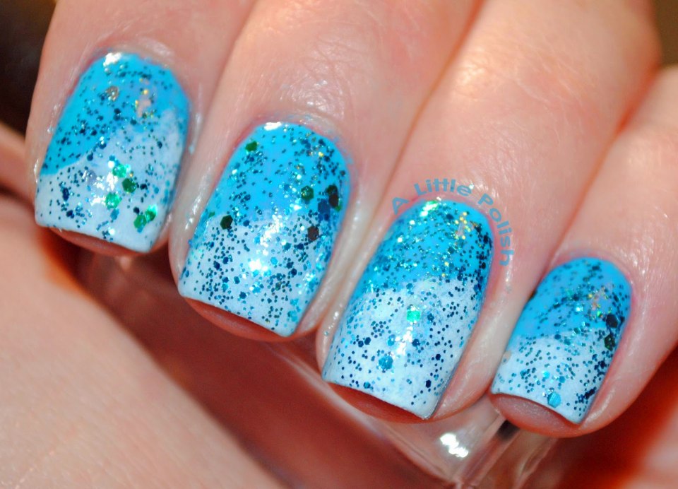 Маникюр синий с прозрачным