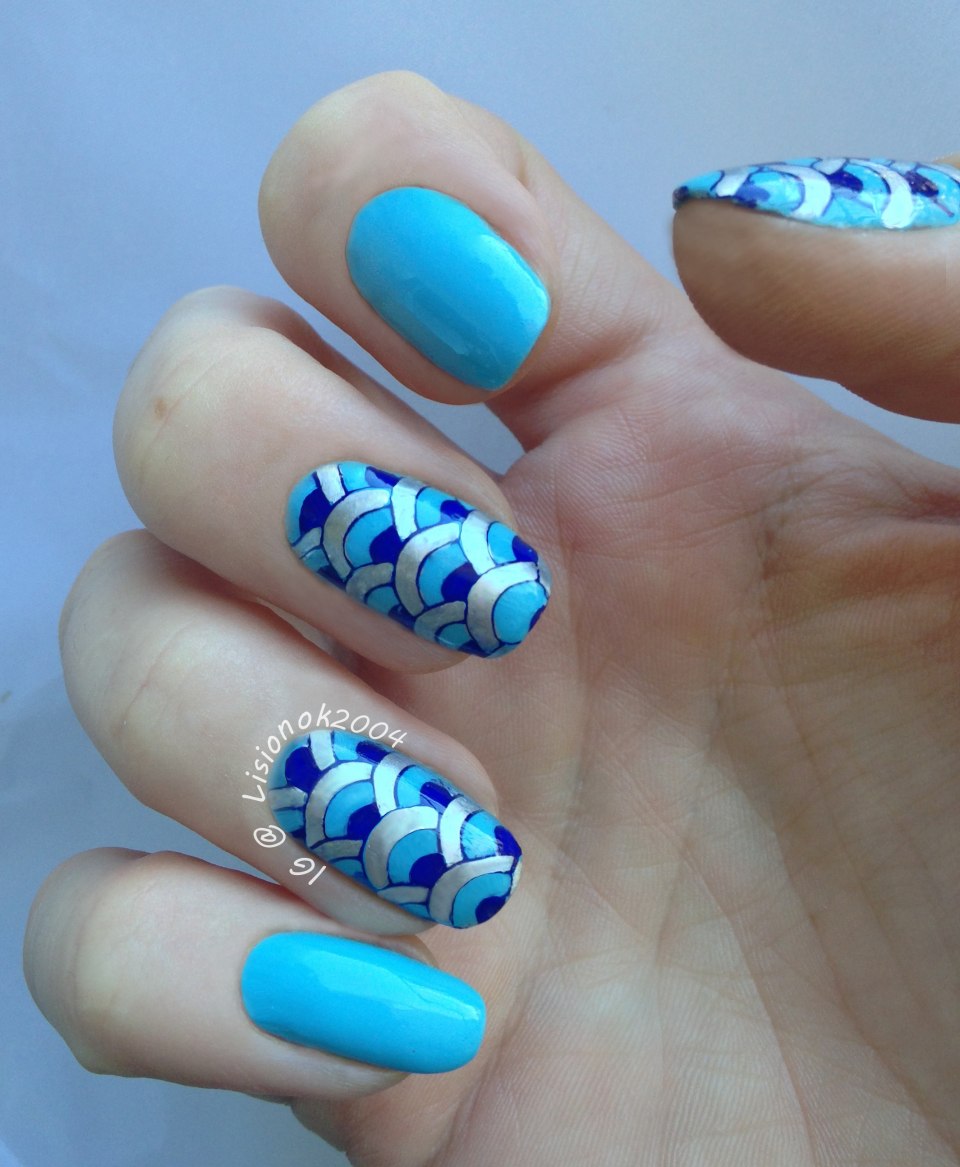 Ногти морского цвета