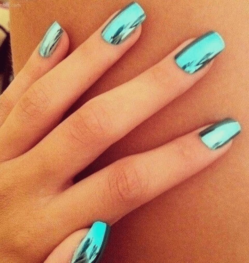 Маникюр морская волна