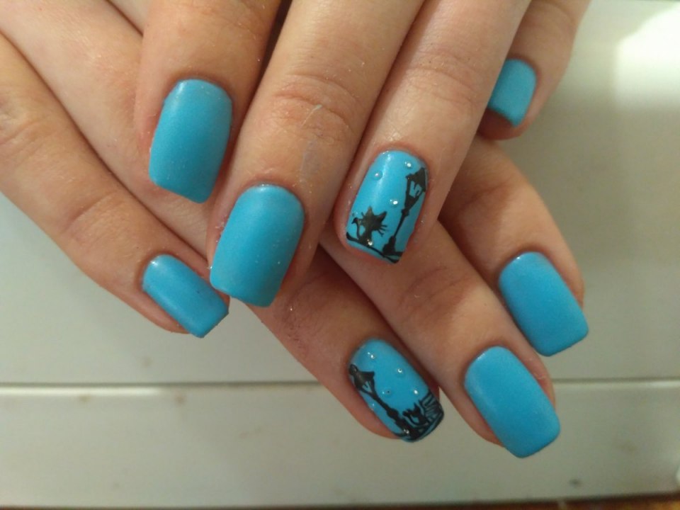 Цвет морской волны маник