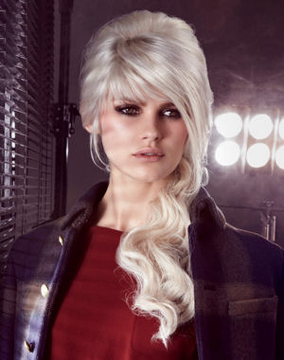 Блонд с челкой