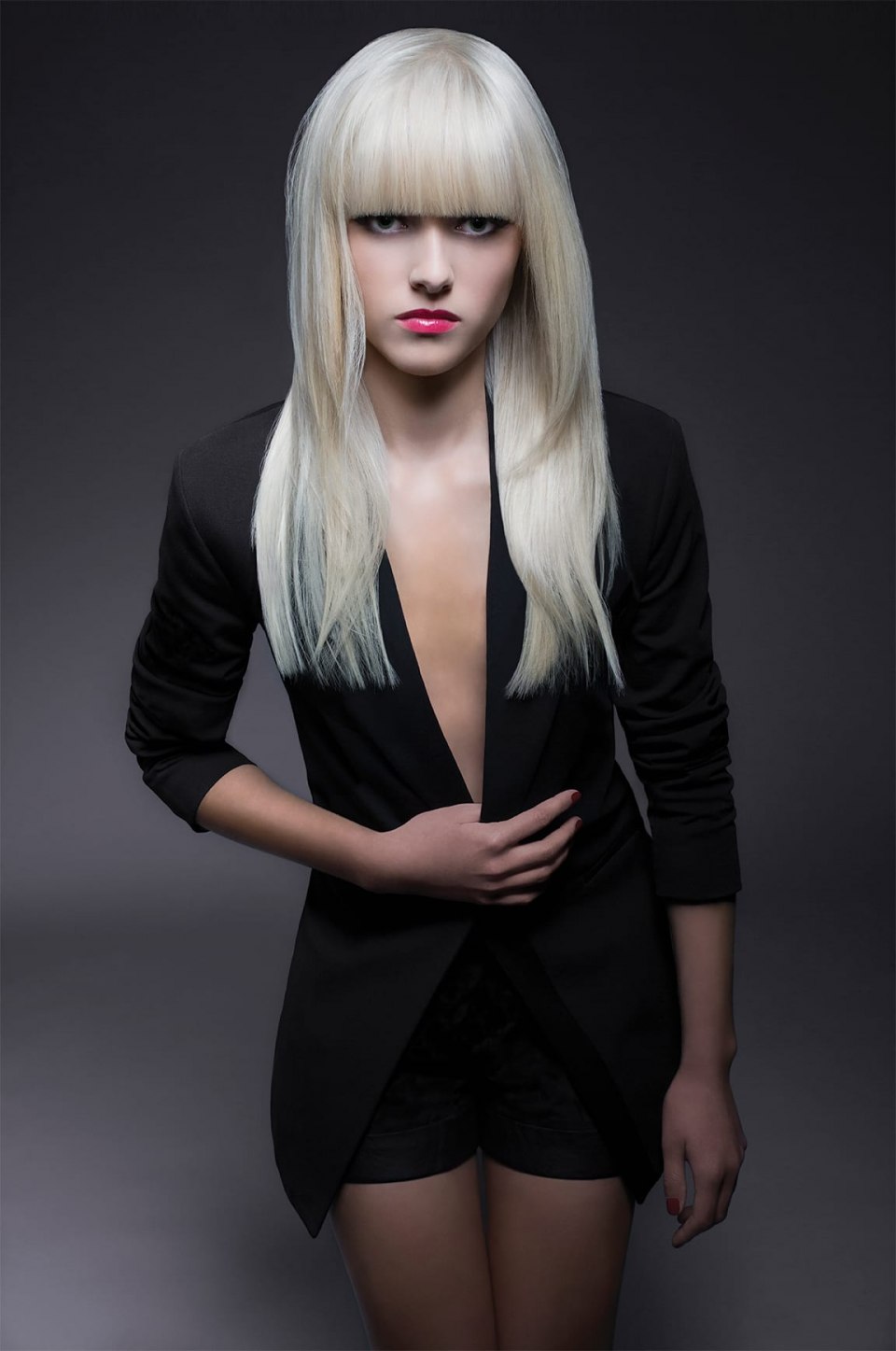 Причёски с белыми волосами женские