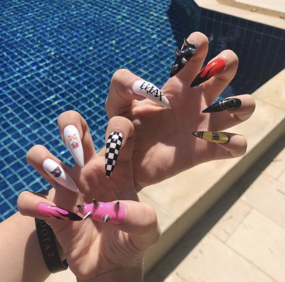 Ногти в стиле панк длинные