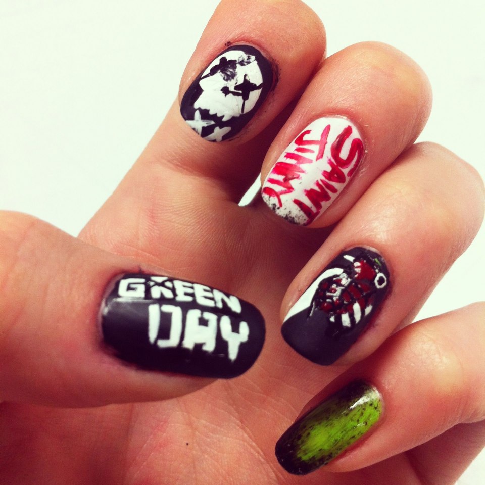 Маникюр в стиле панк-рок