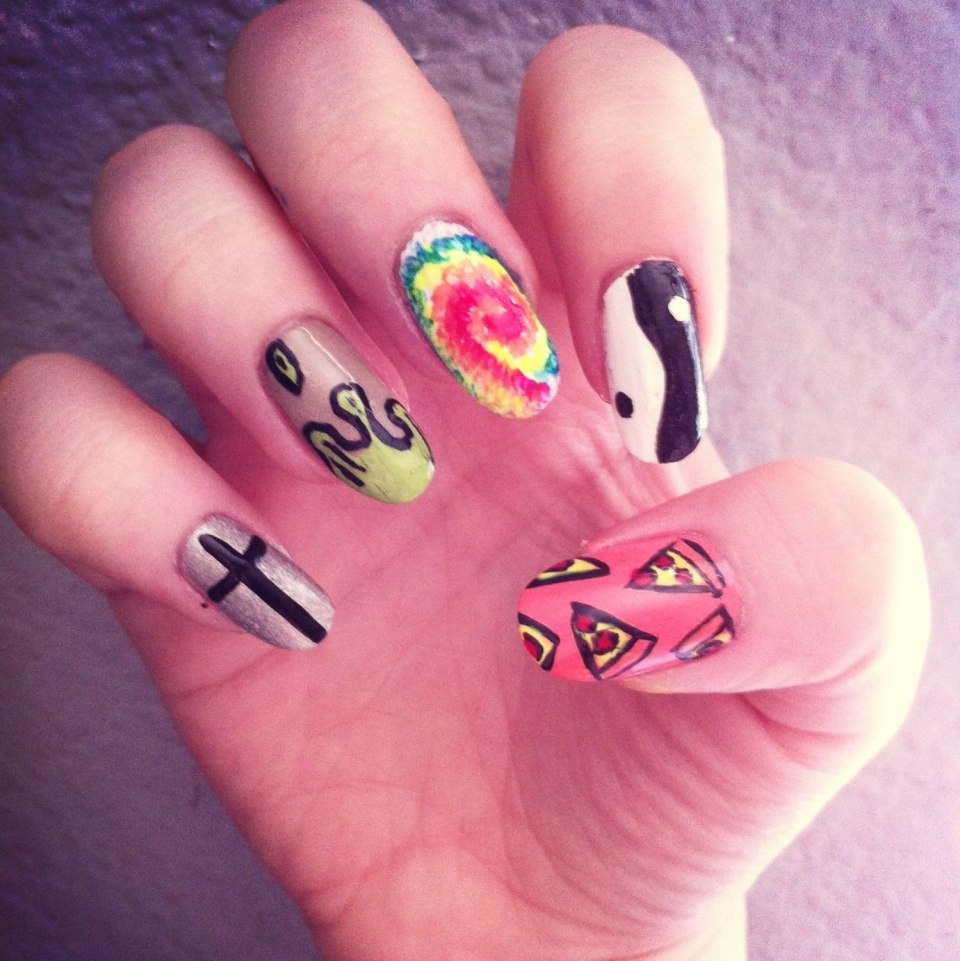 Ногти в стиле гранж