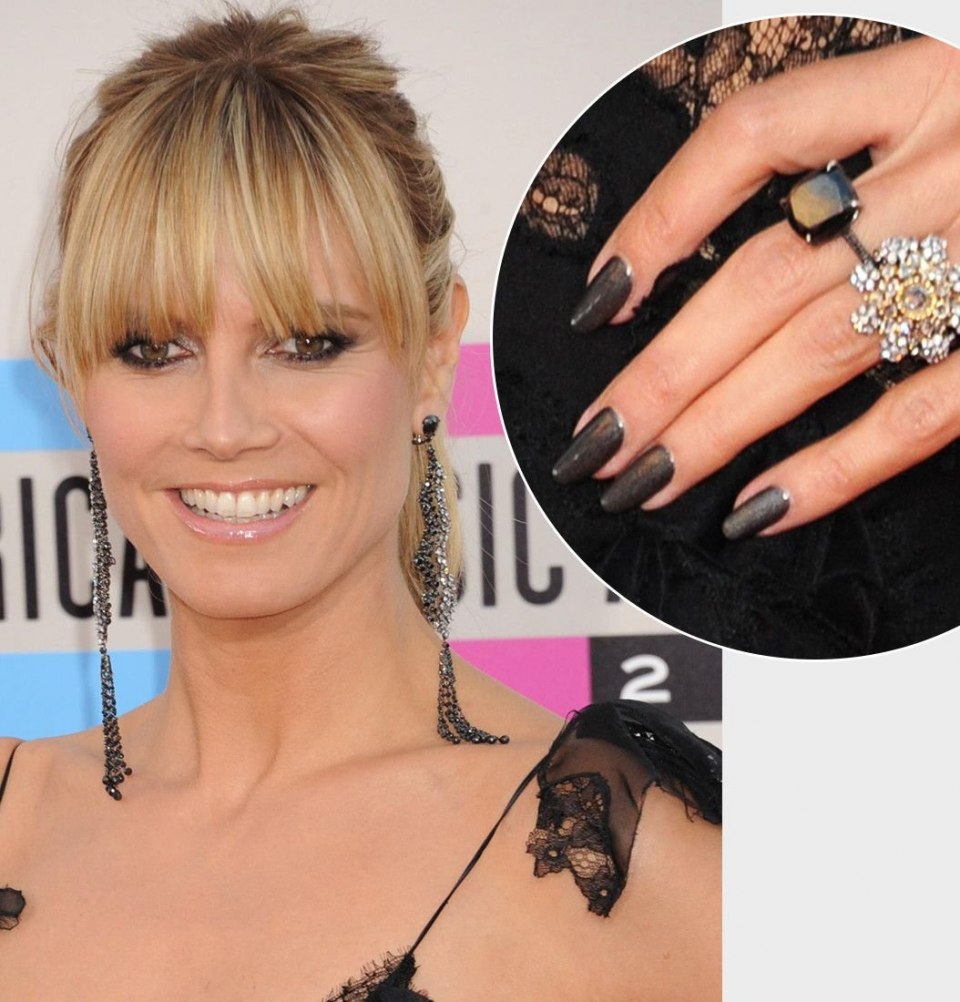 Маникюр со звездами