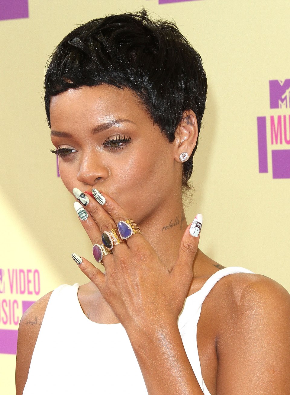 Короткие ногти со звездами