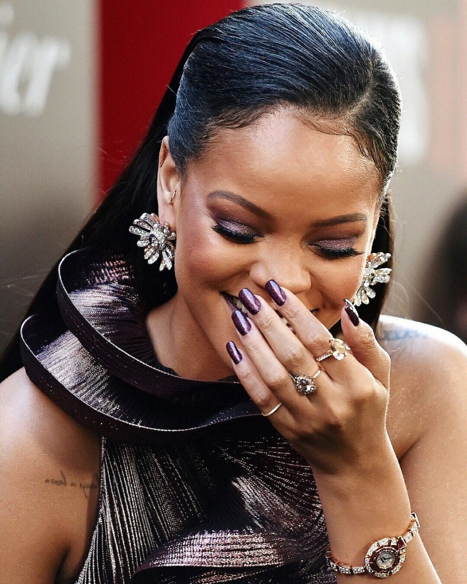 Кристина Агилера педикюр