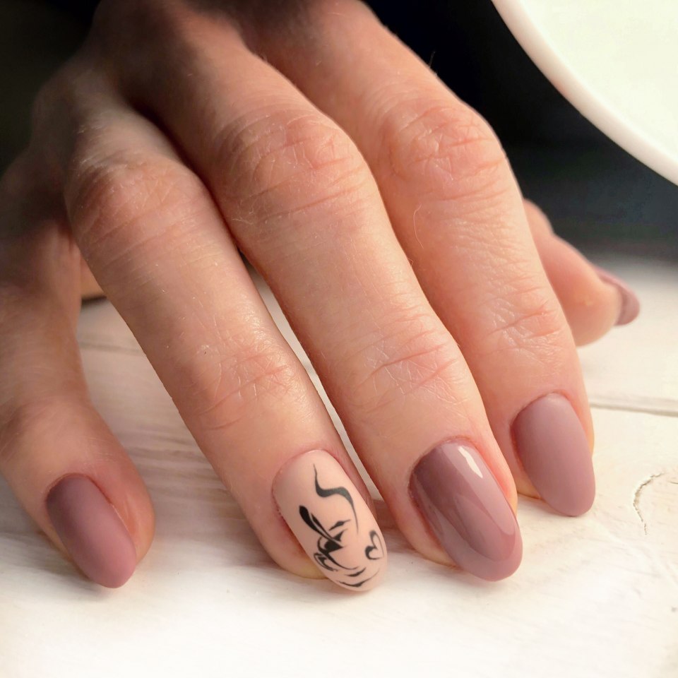 Маникюр кофе