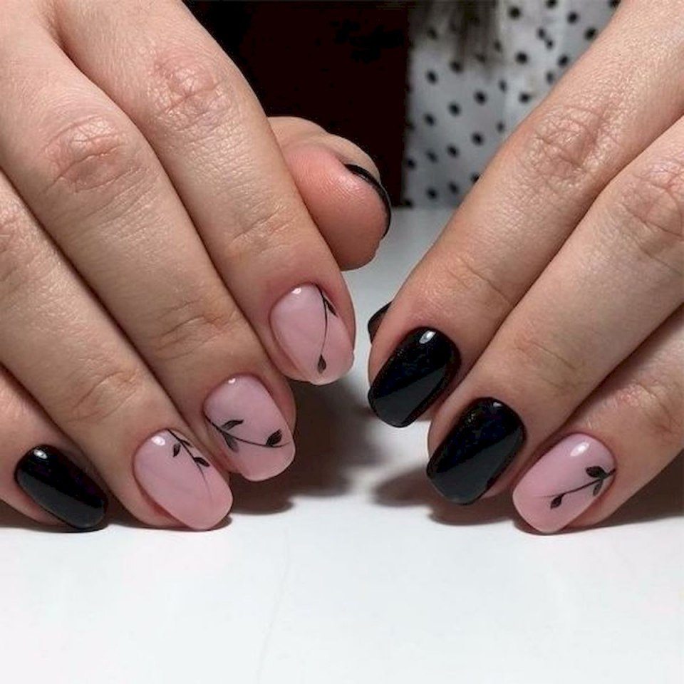 Шеллак на короткие ногти