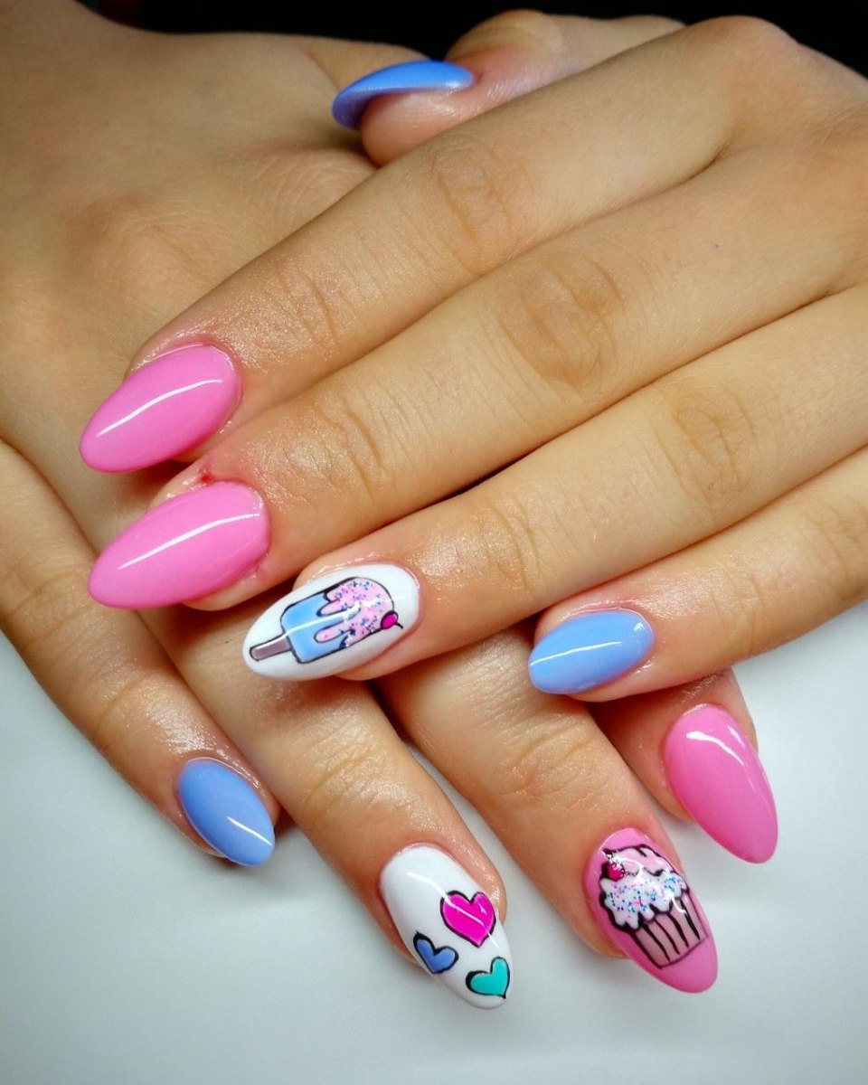 Маникюр с мороженкой