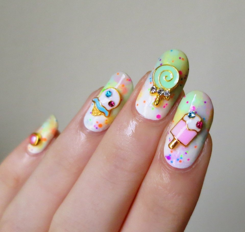 Маникюр со сладостями