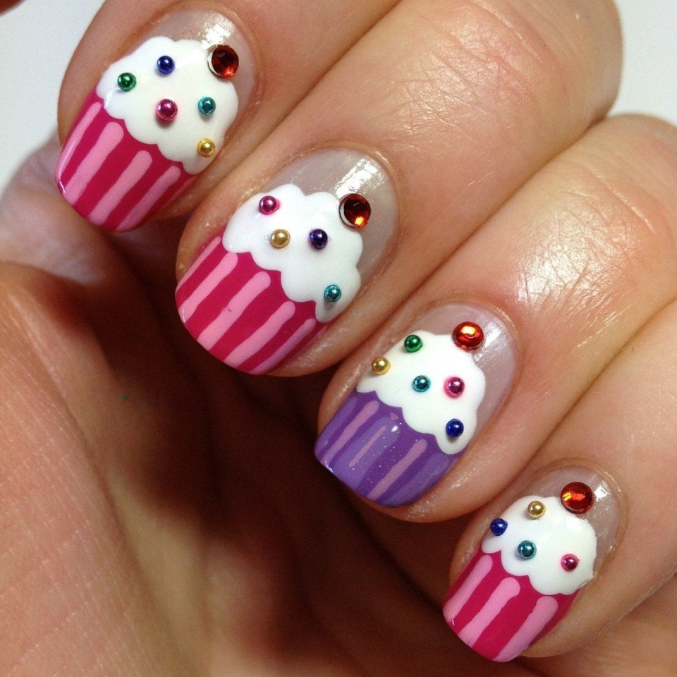 Маникюр со сладостями