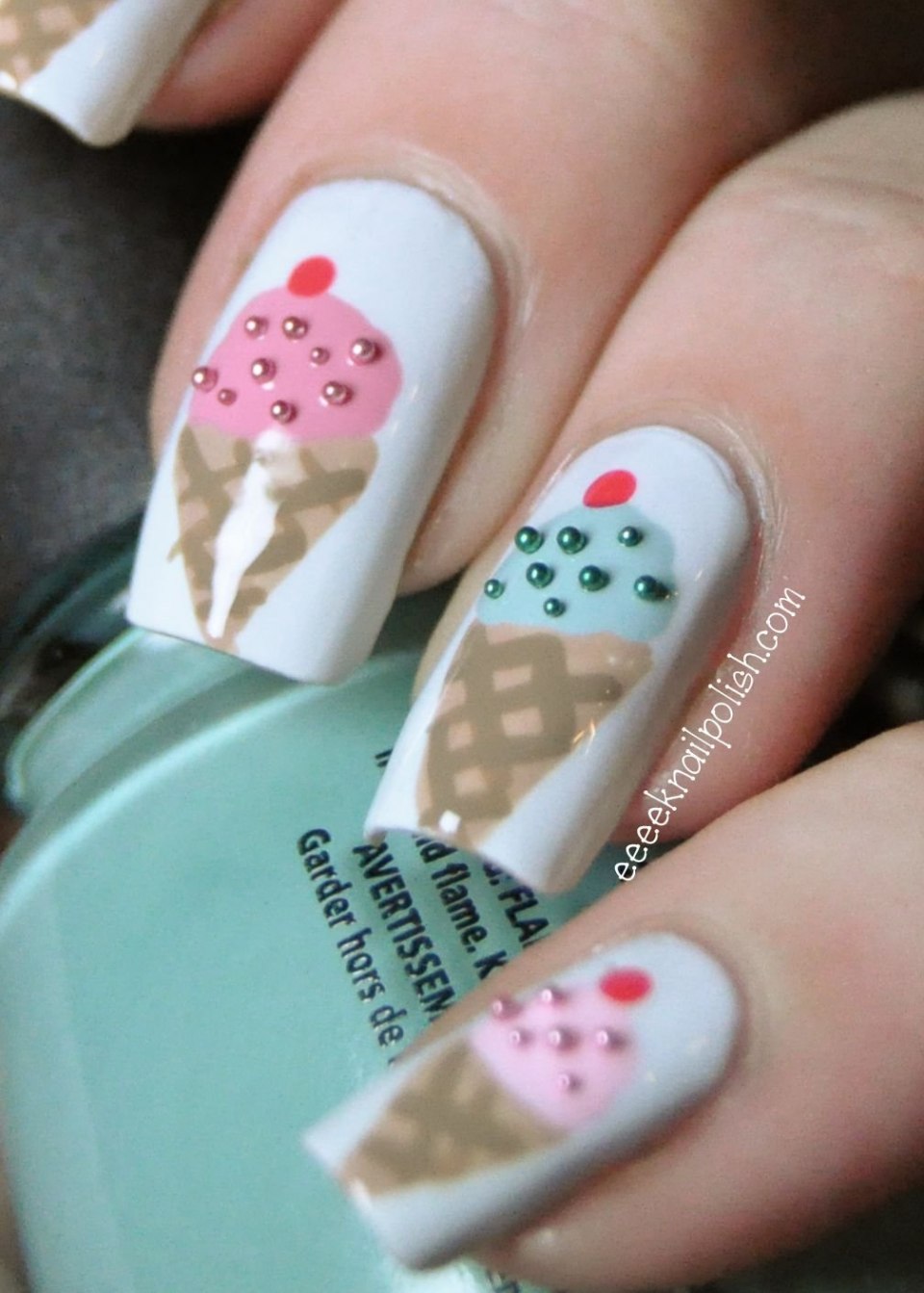 Маникюр с мороженым на короткие ногти