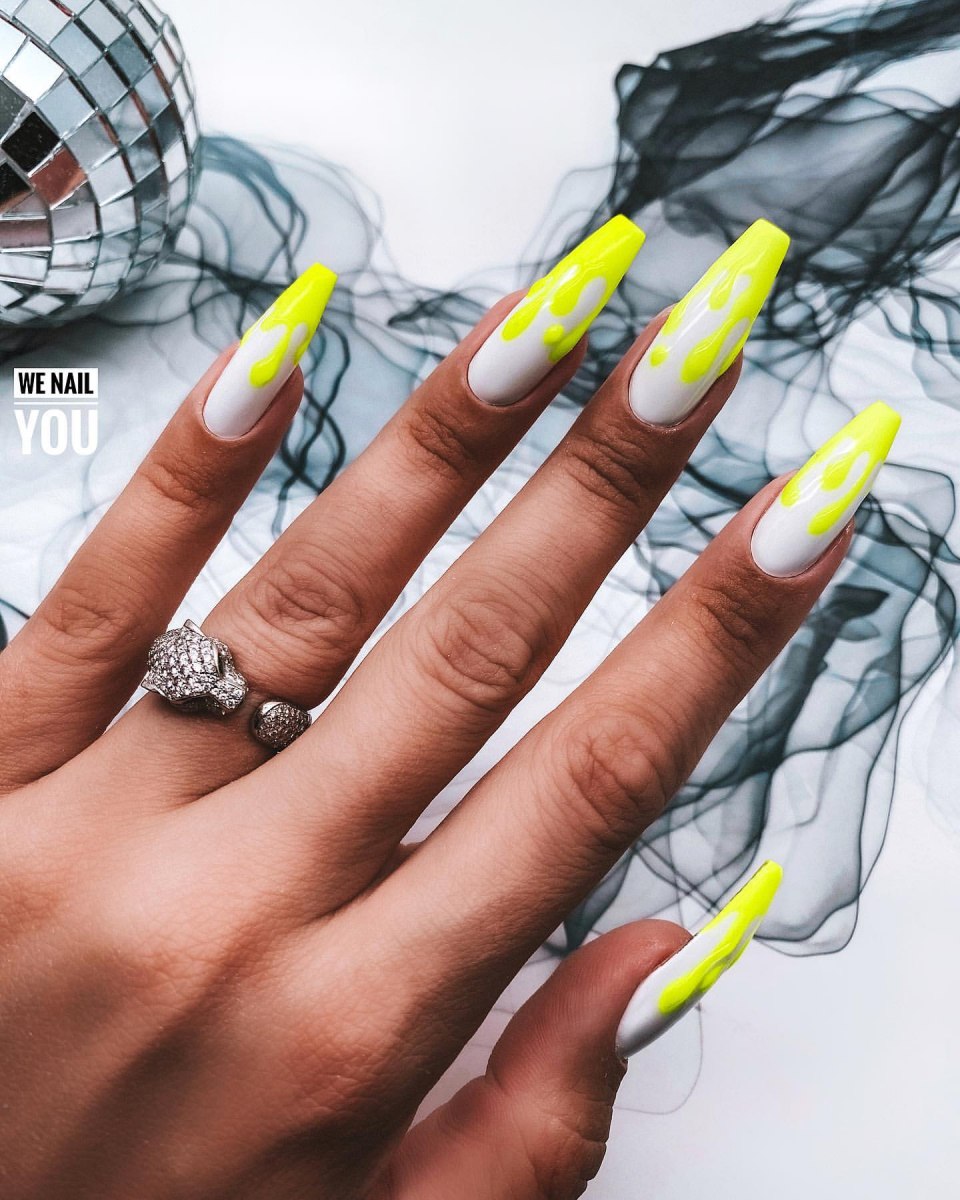 Ногти длинные френч желтый кислотный