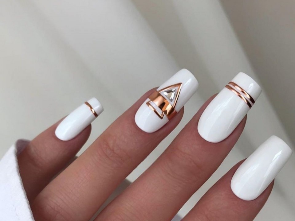 Белые ногти маникюр