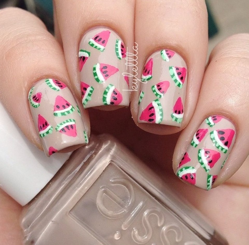 Арбуз на ногтях
