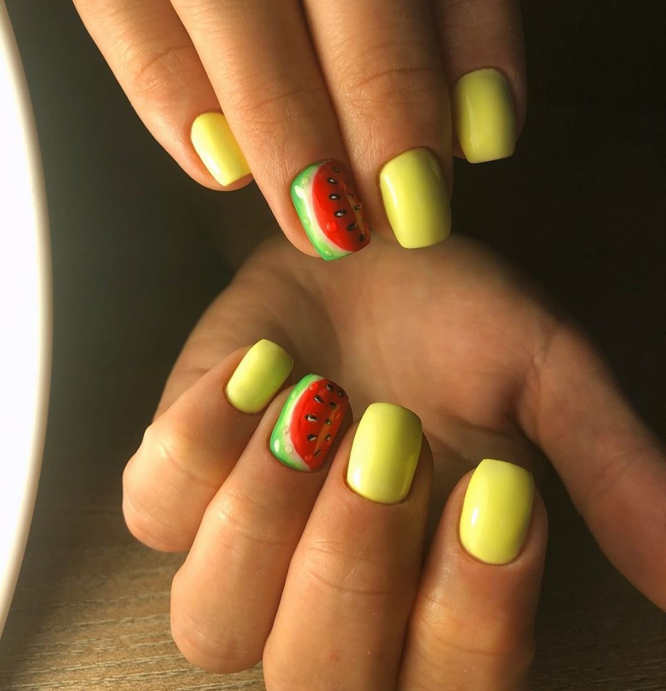 Педикюр Арбуз