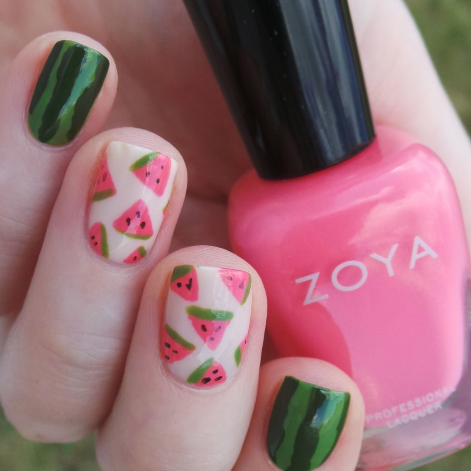 Летний маникюр с арбузом