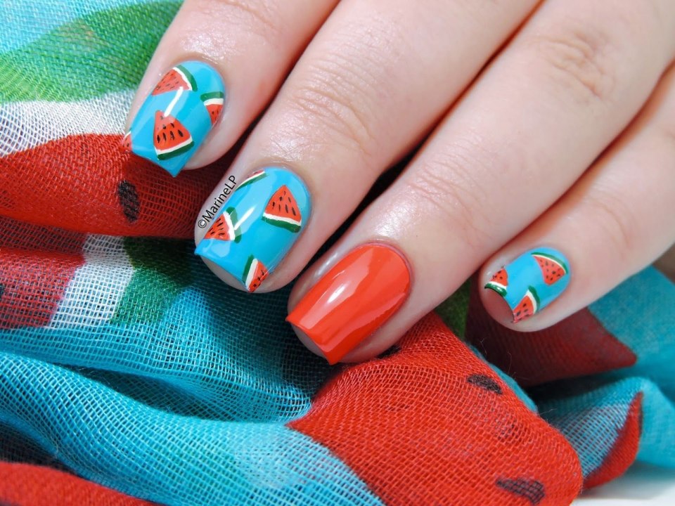 Маникюр с фруктами