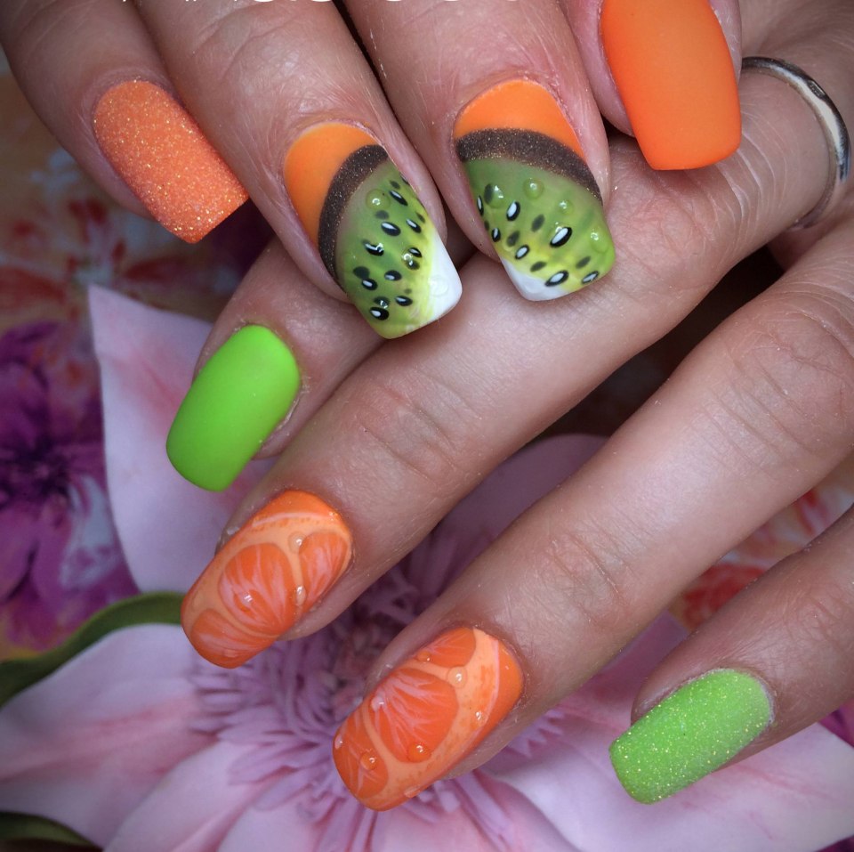 Маникюр на июль