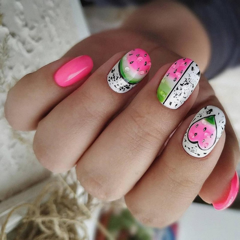 Маникюр на июль