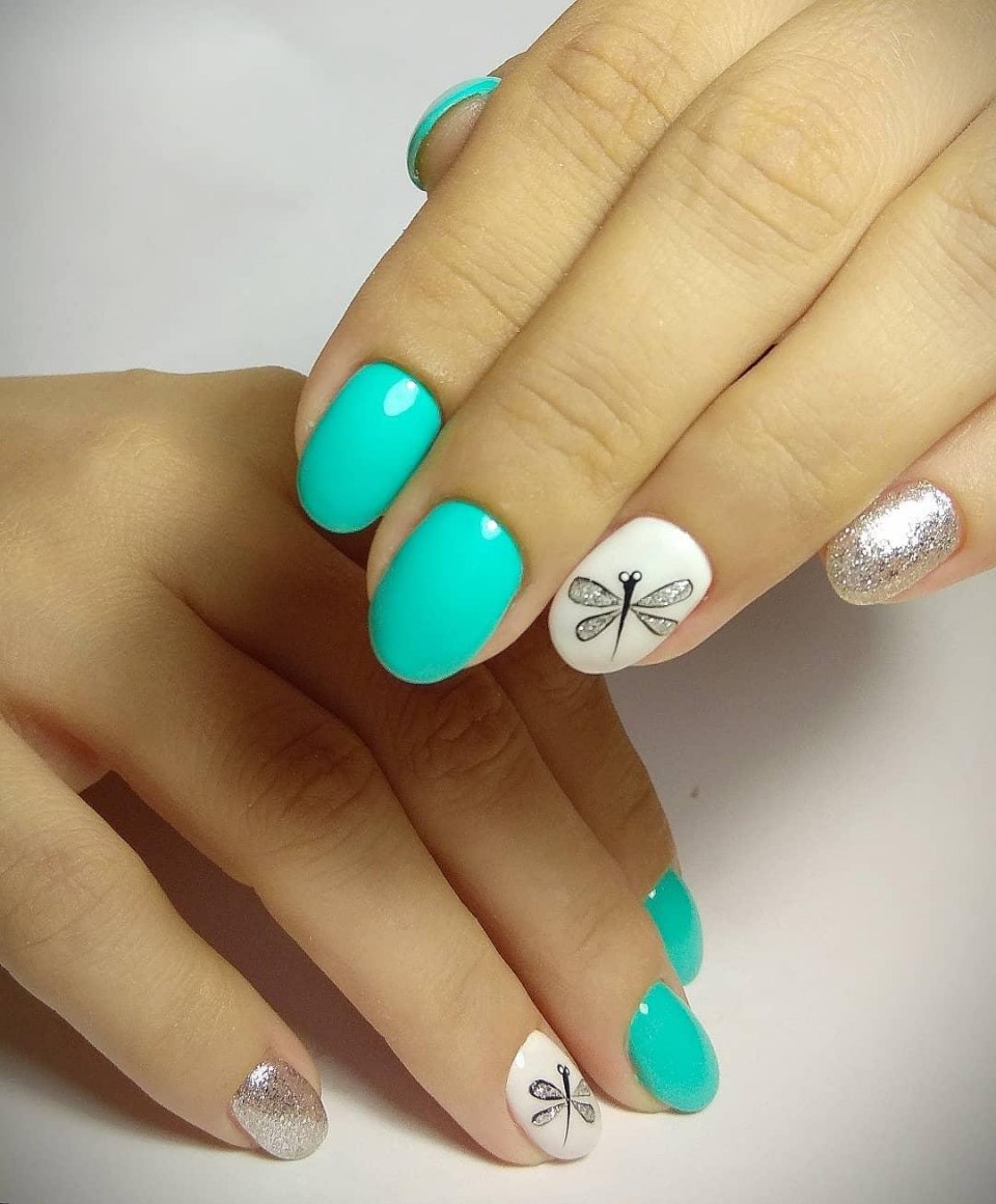 Желто-зеленый маникюр