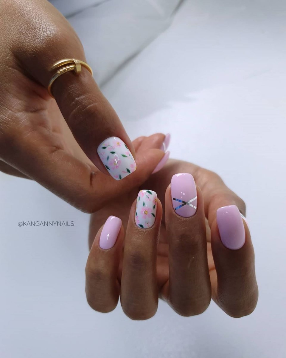 Маникюр на август