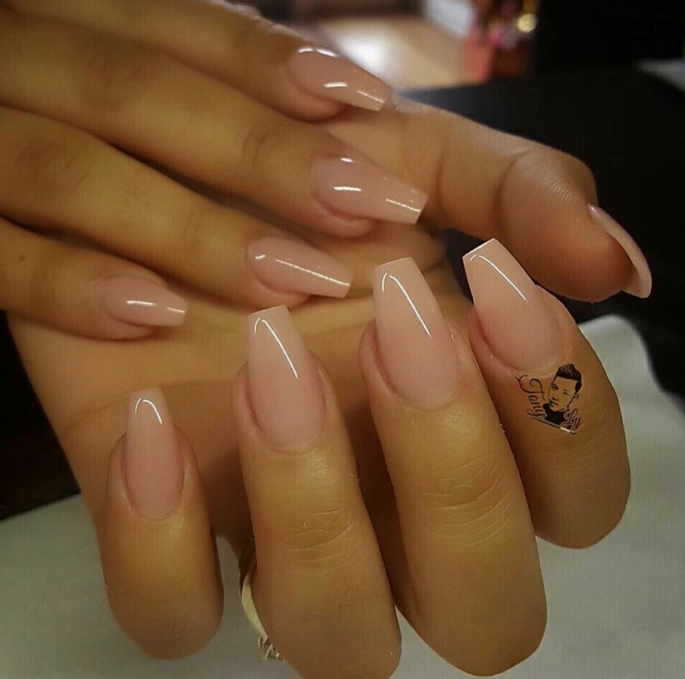 Наращивание ногтей натуральный цвет