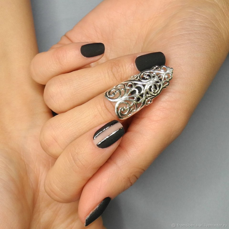 Кольцо на весь палец