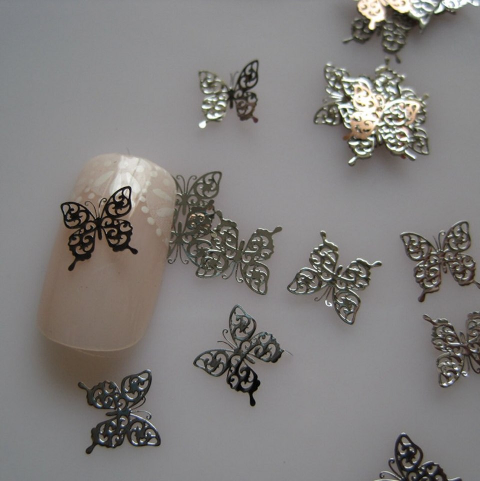 Украшение на ноготь из металла