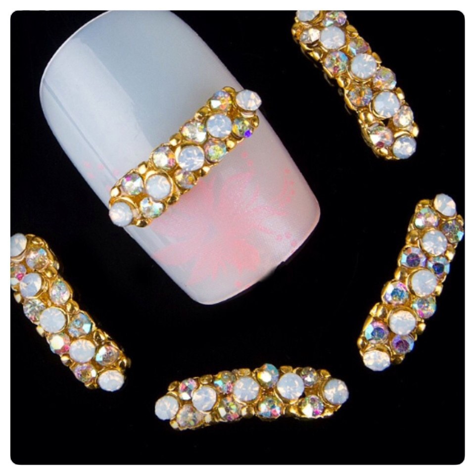 Украшения на ногти из страз