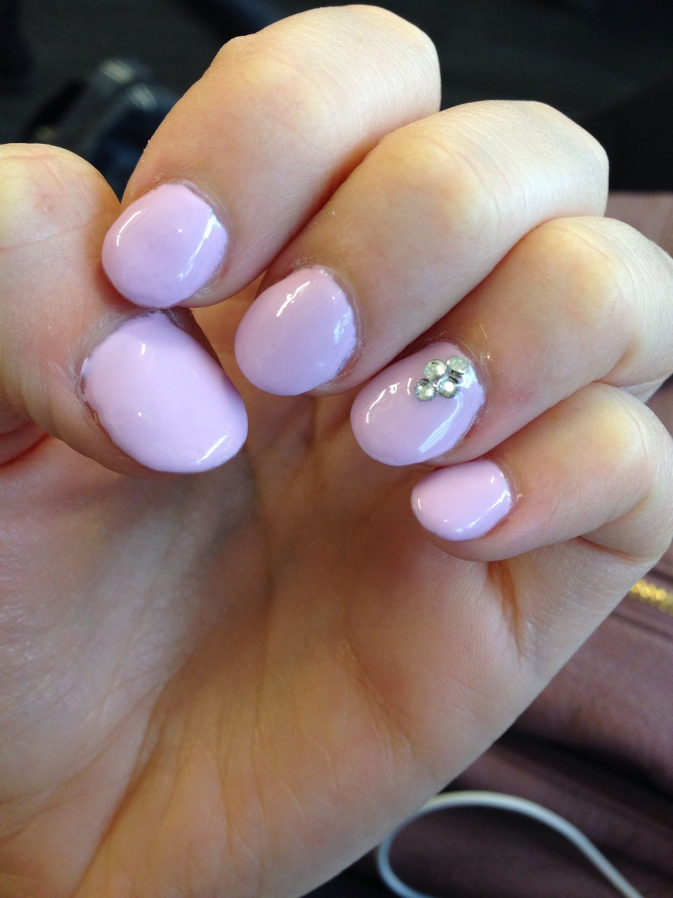 Ногти круглые светлые