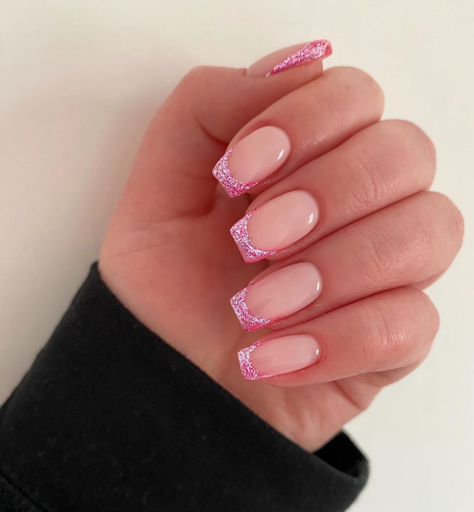 Ногти френч 2021 сочетание двух цветов