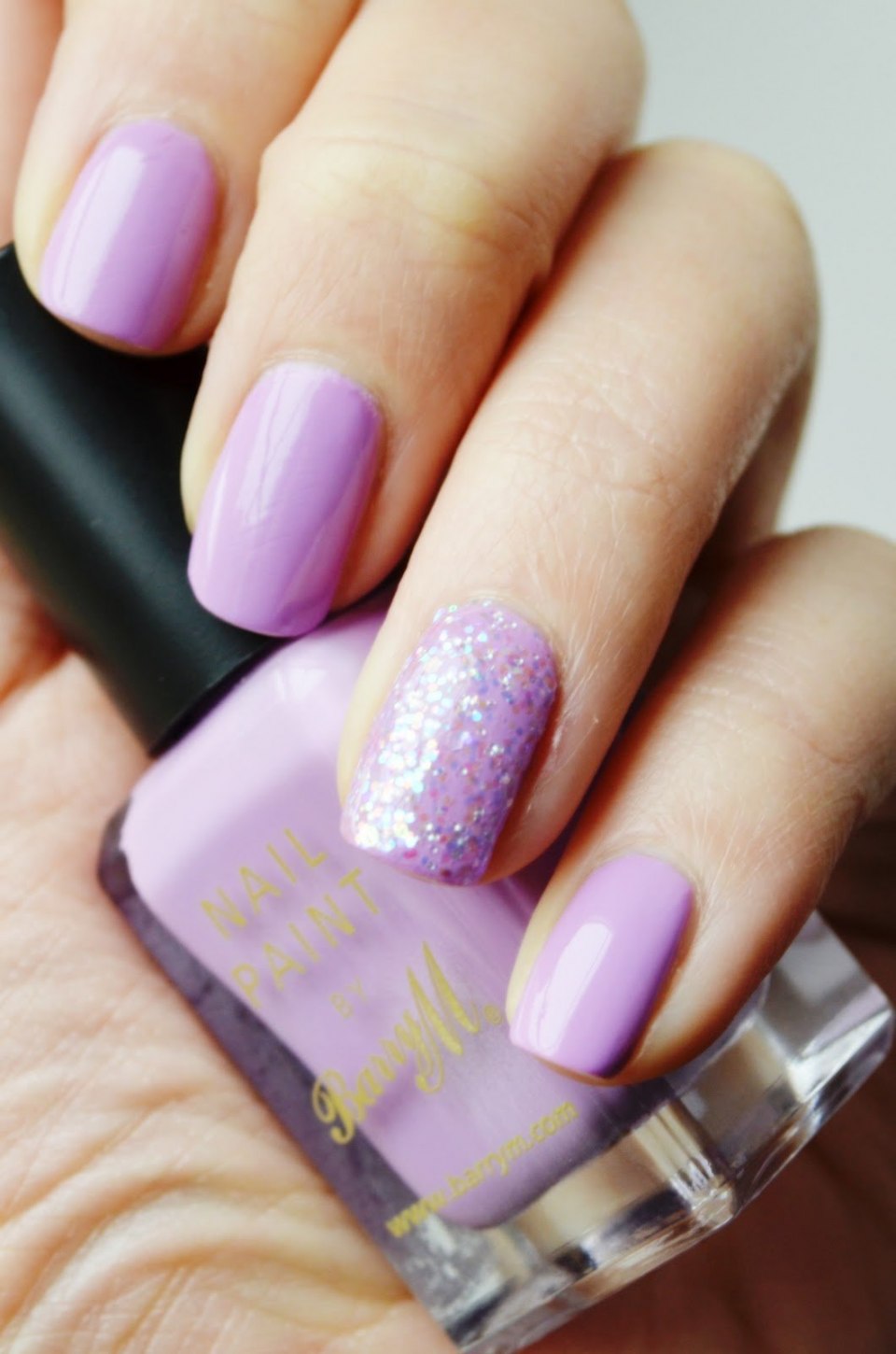 Окрашивание ногтей