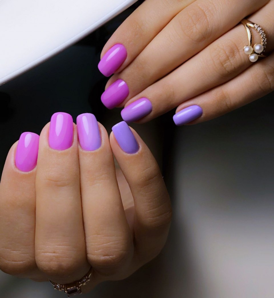 Светло фиолетовый маникюр