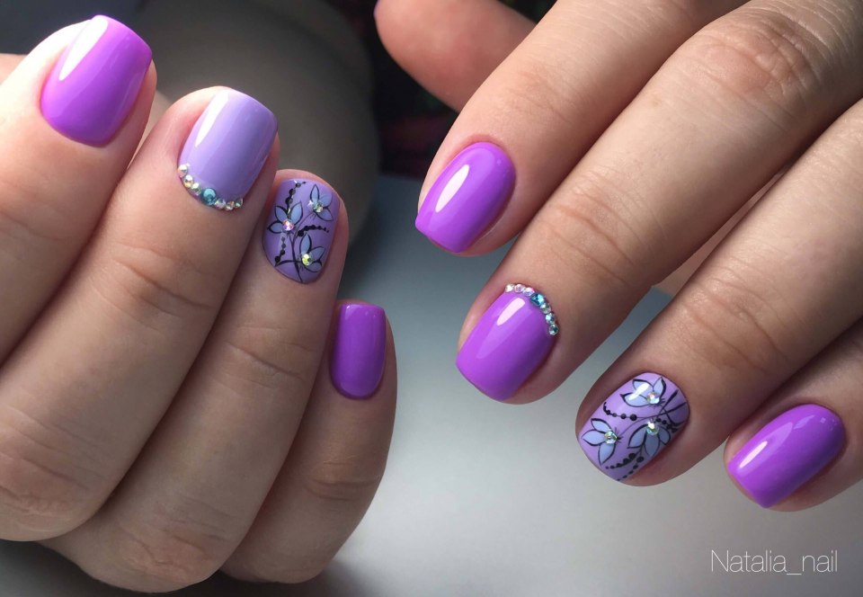 Фото Галь ногтей в сиреневых тонах