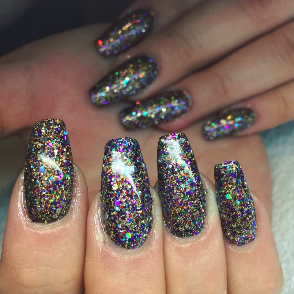 Красивые блестящие ногти