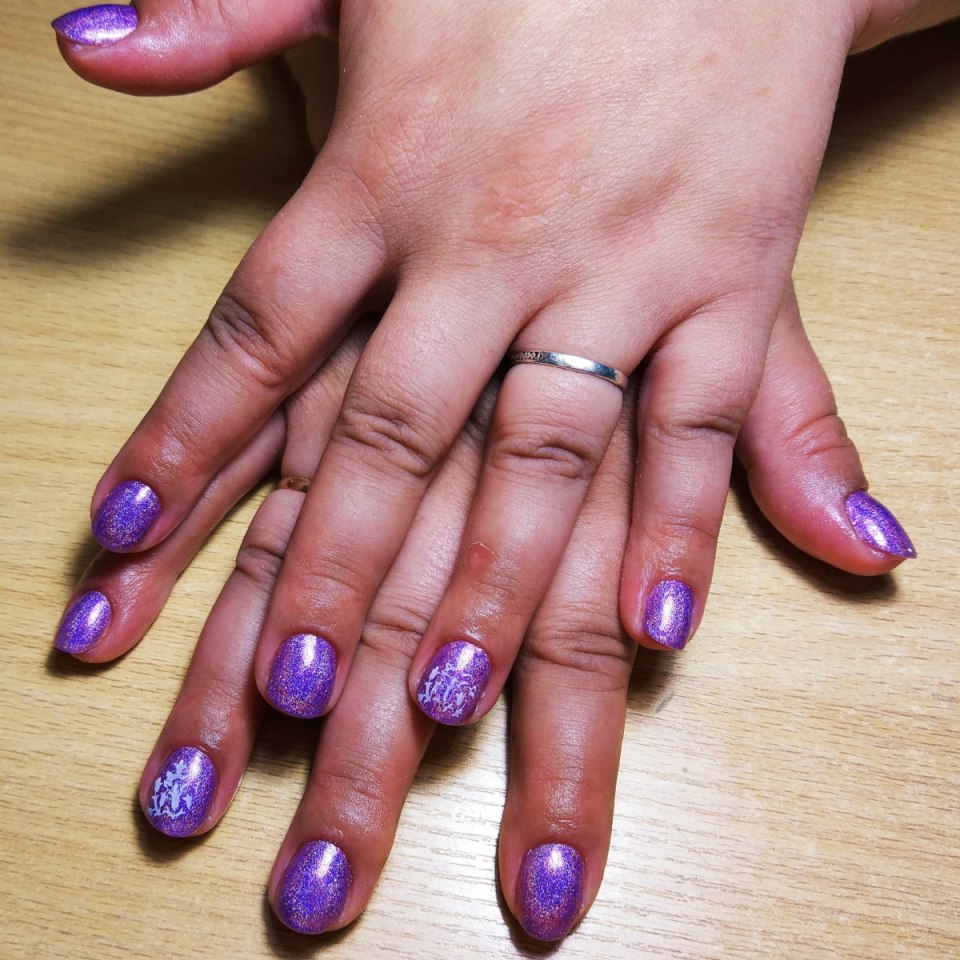 Покраска ногтей шеллаком