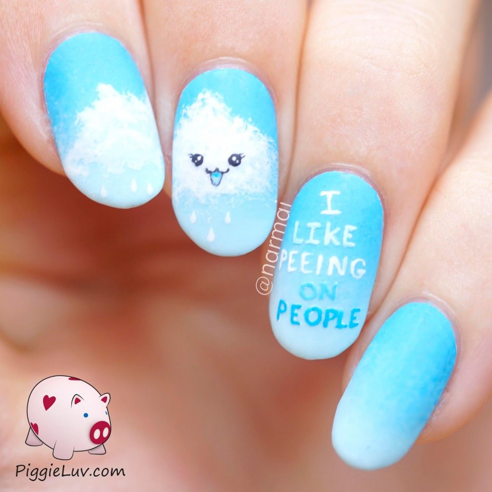 Голубые ноги с облачками