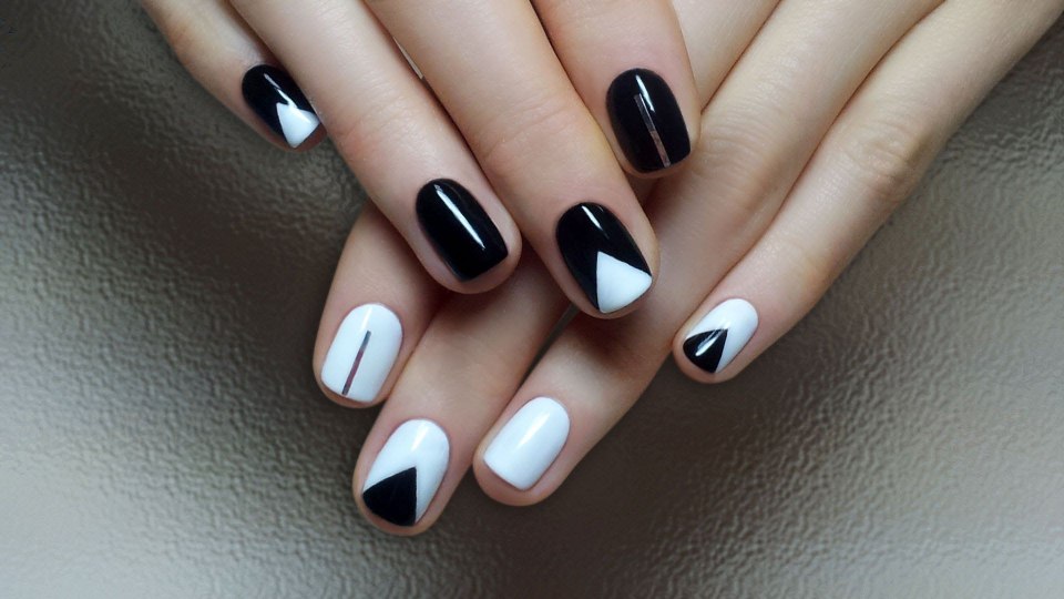 Простой дизайн ногтей гель лаком для начинающих с чёрным